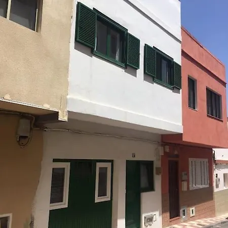 Holiday home Ganzes Haus, Terrasse, Meerblick, 100m Zum La Jaca